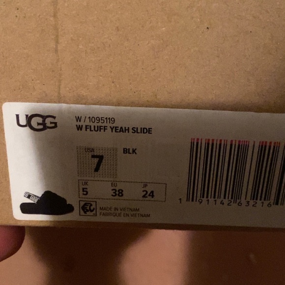 Women UGG Fluff Slide - Picture 5 of 5